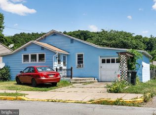 10 W Sherman St, Mount Union, PA 17066