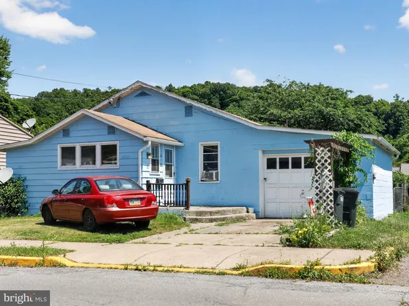 10 W Sherman St, Mount Union, PA 17066