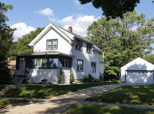 2128 S 96th St, West Allis, WI 53227