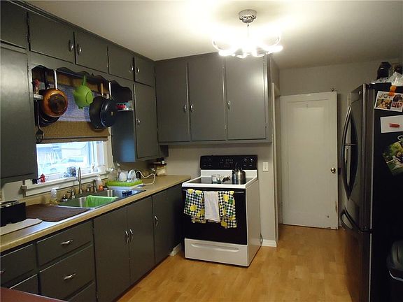 3rd image of 207 W North 6th St
