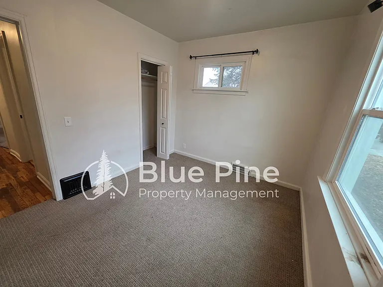 485 N Higbee Ave — Photo 8