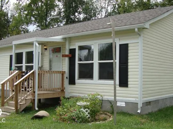 718 S Vine St, Seymour, IN 47274