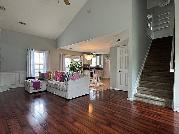 4th image of 2265 Market Garden Ln