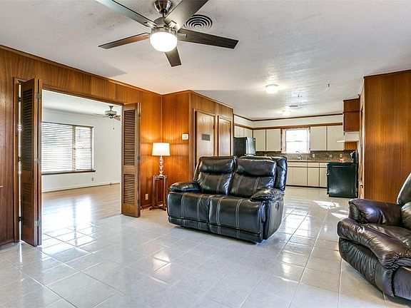 4th image of 3105 Newcastle Dr