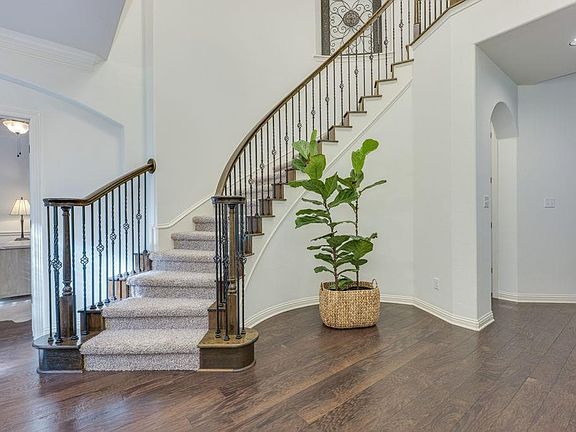 5th image of 308 Duffy Ln