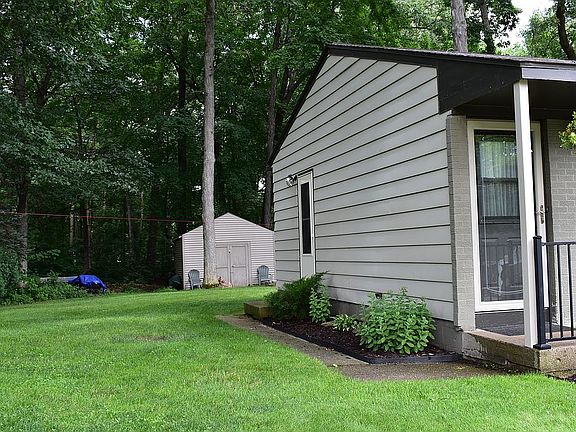 3rd image of 4783 Kittery Dr NW