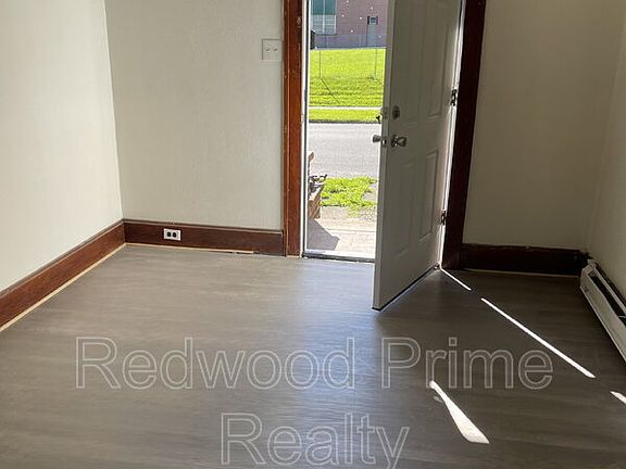 3rd image of 631 Coleman Ave Unit 3
