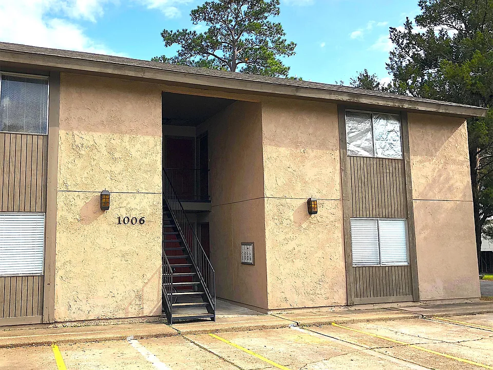 1006 N Houston Ave #4