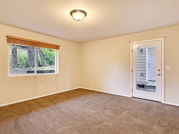 2nd image of 1043 156th Ave NE