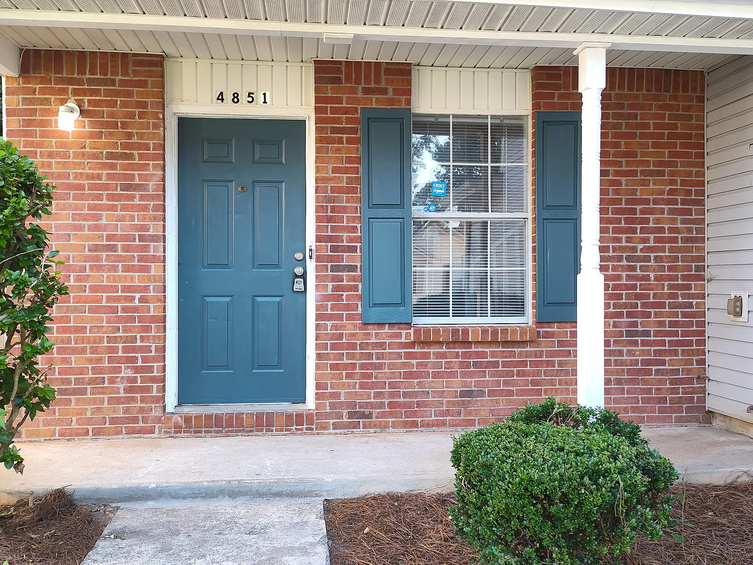 3 bed, 2.5 bath, 1520 sqft, $1,900 — Photo 3