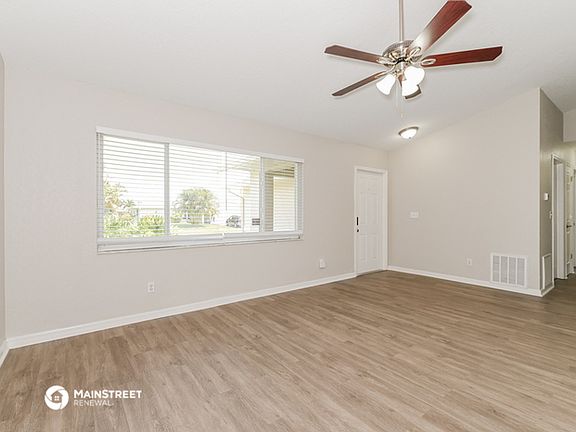 4th image of 408 SE 3rd Ter