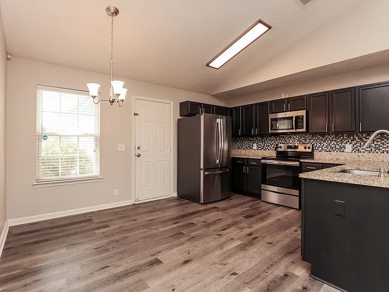 1316 S Hampton Ct — Photo 7