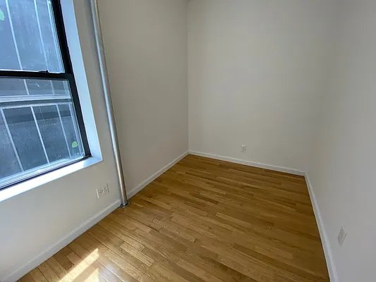 Rented by GreenVill Real Estate LLC | media 7