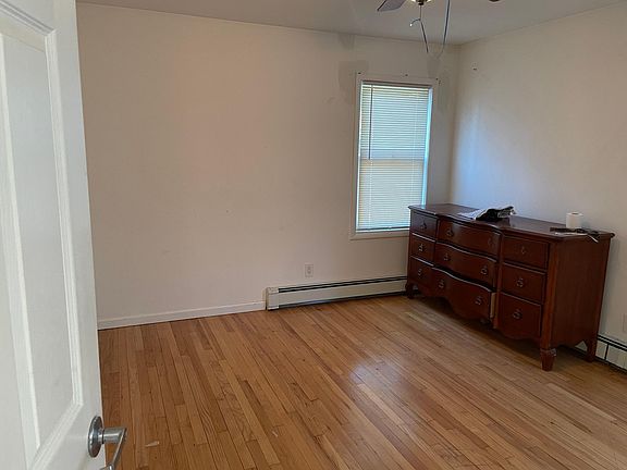 4th image of 73 Tamarack St Floor 1