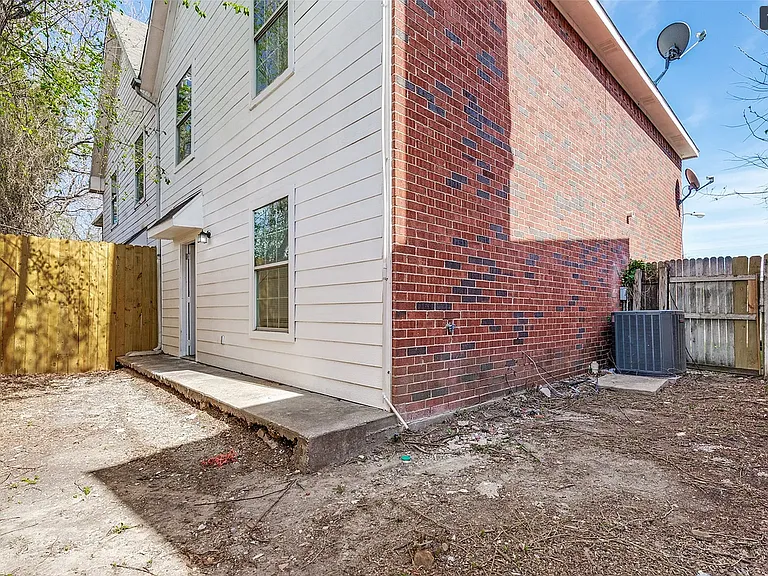 7630 Anson Cir — Photo 2