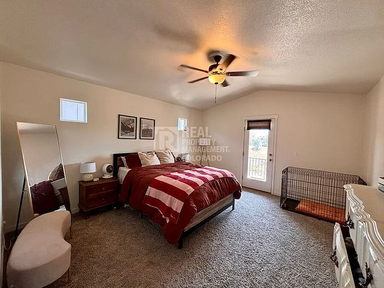 914 Antrim Loop — Photo 7