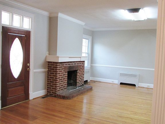 3rd image of 3111 Westover Dr