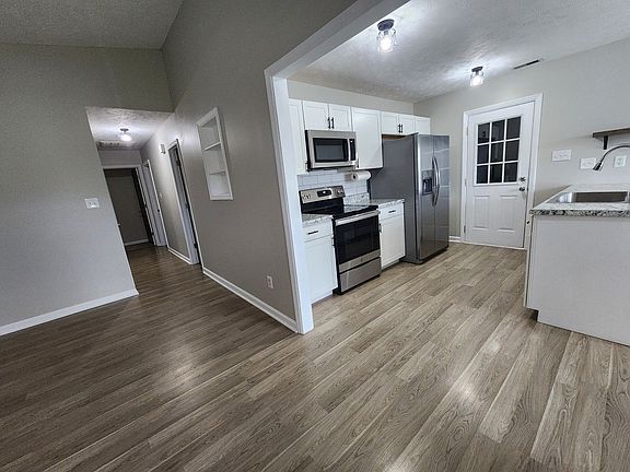 4th image of 2212 Mossycup Ln
