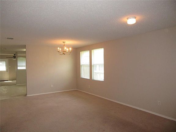 4th image of 16513 Woodside Dr