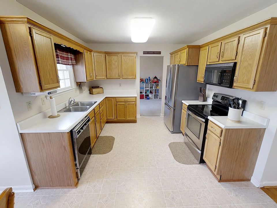 1st image of 703 Heritage Dr