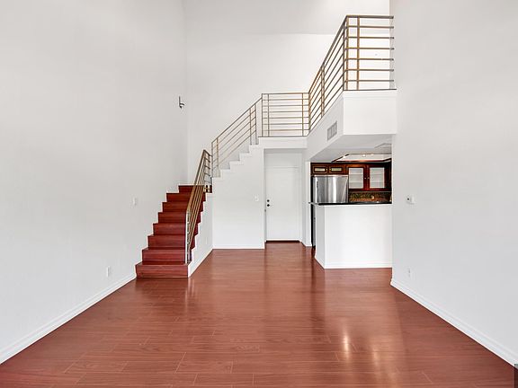 3rd image of 64 N Mar Vista Ave APT 332