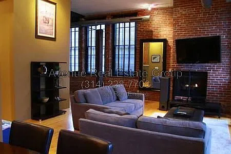 2 bed, 2.0 bath, 1280 sqft, $2,000 — Photo 3