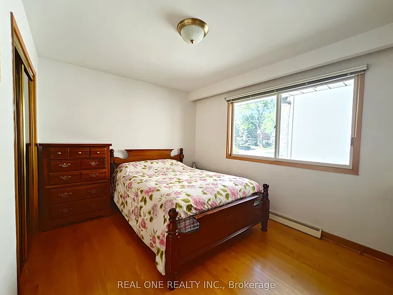 275 Parkview Ave — Photo 11