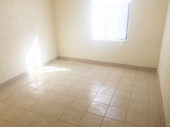 3rd image of 923 S Solano Dr APT 3