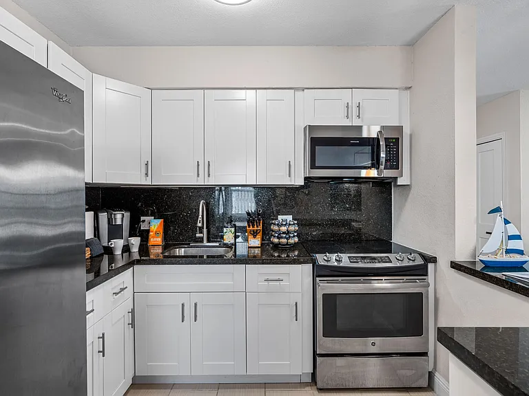 1508 NE 15th Ave — Photo 16