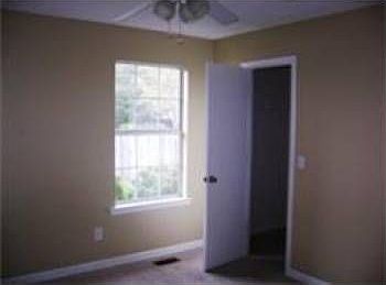 3rd image of 1014 N Lakeshore Dr