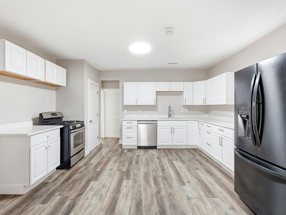 1st image of 335 30th St