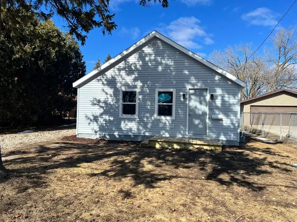 238 W Smith Ave, Oshkosh, WI 54901