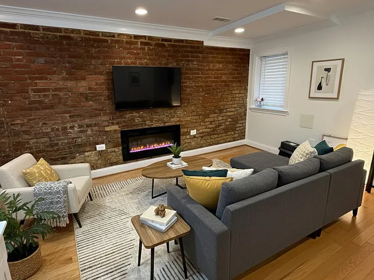 1827 1st St NW #1 — Photo 4
