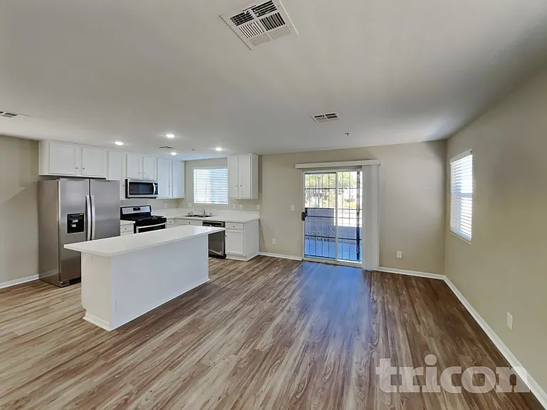 2922 Trembling Hill Ave — Photo 3