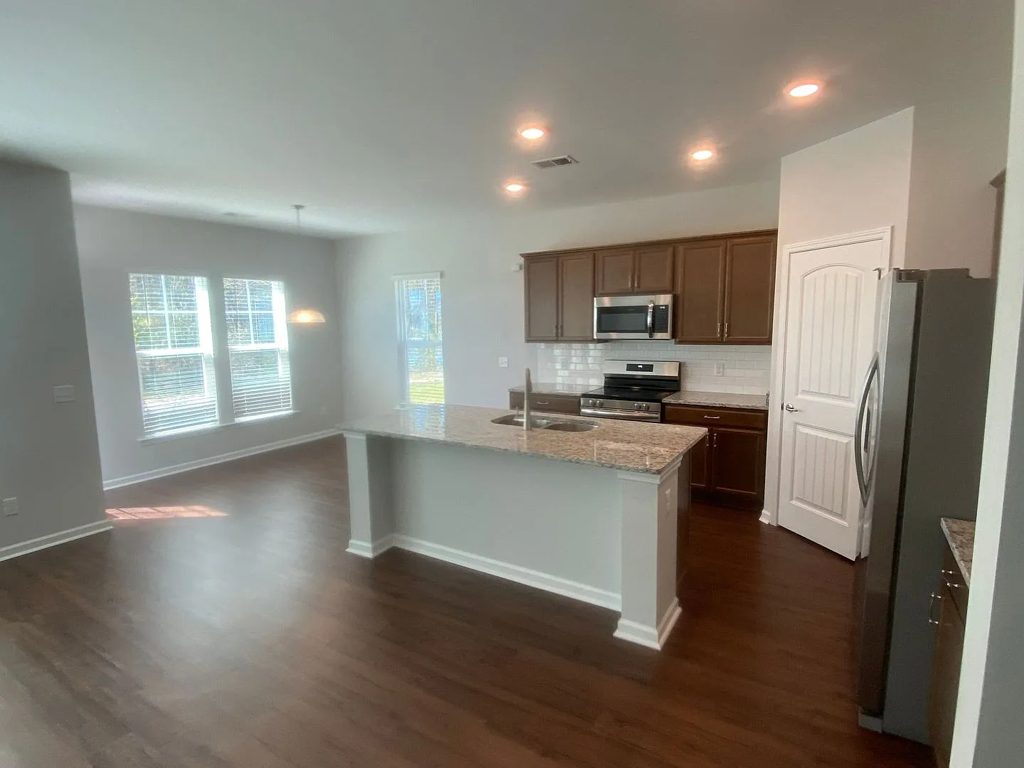 Spacious 4 Bedroom - great location in Pooler, Ga!! — Photo 3