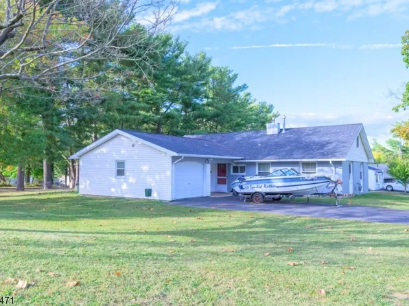 1 Montclair Ln, Willingboro Twp., NJ 08046