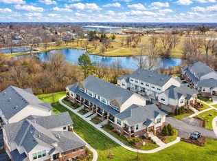 40 Woodmoor Ct, Lombard, IL 60148