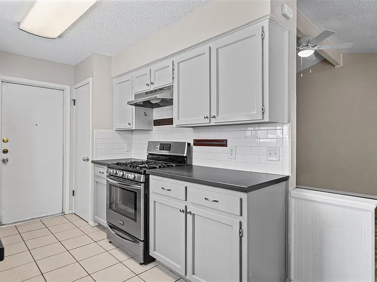 621 Russet Valley Dr — Photo 7