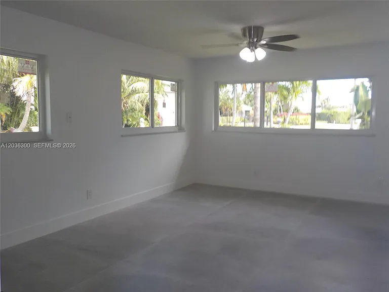 1565 Thumb Point Dr — Photo 28