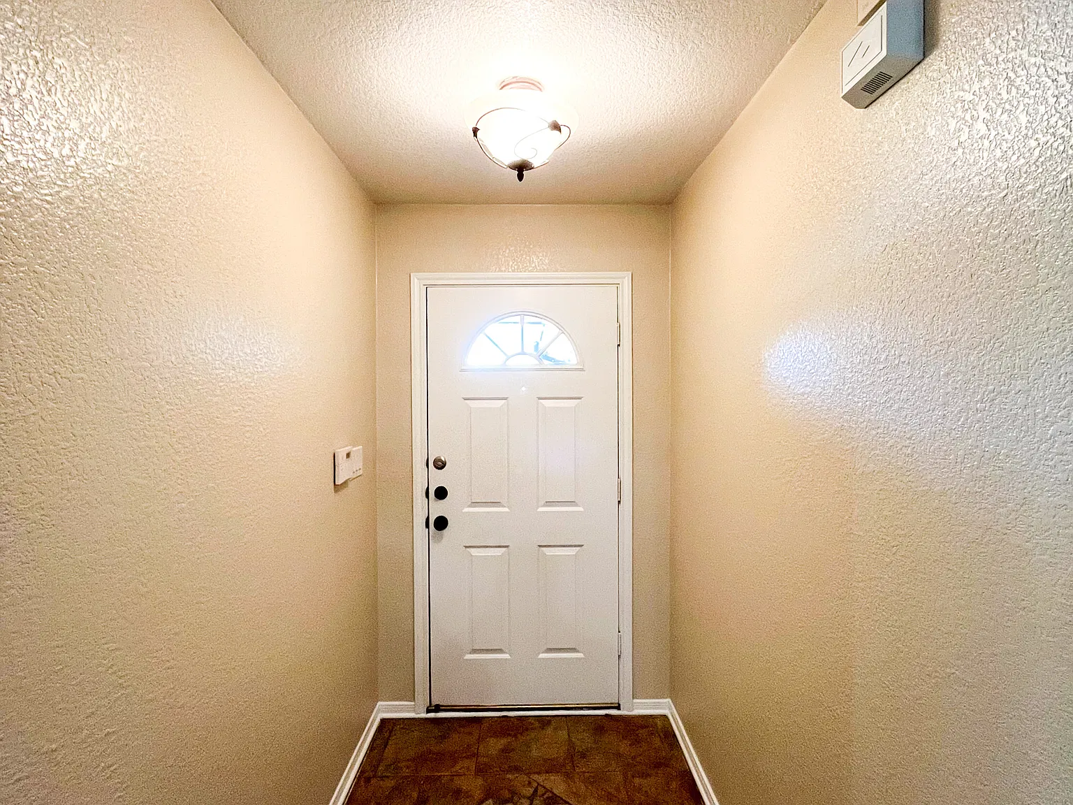 4 bed, 1628 sqft, $1,595 — Photo 3