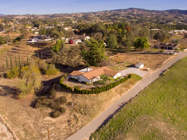 37251 Glenoaks Rd, Temecula, CA 92592