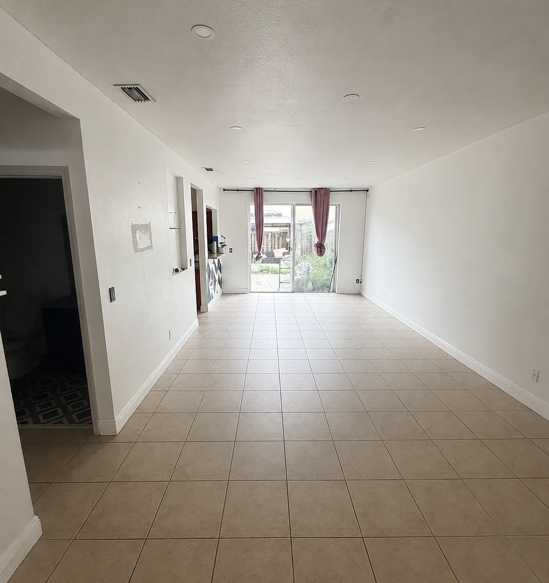 4 bed, 1618 sqft, $2,950 — Photo 2