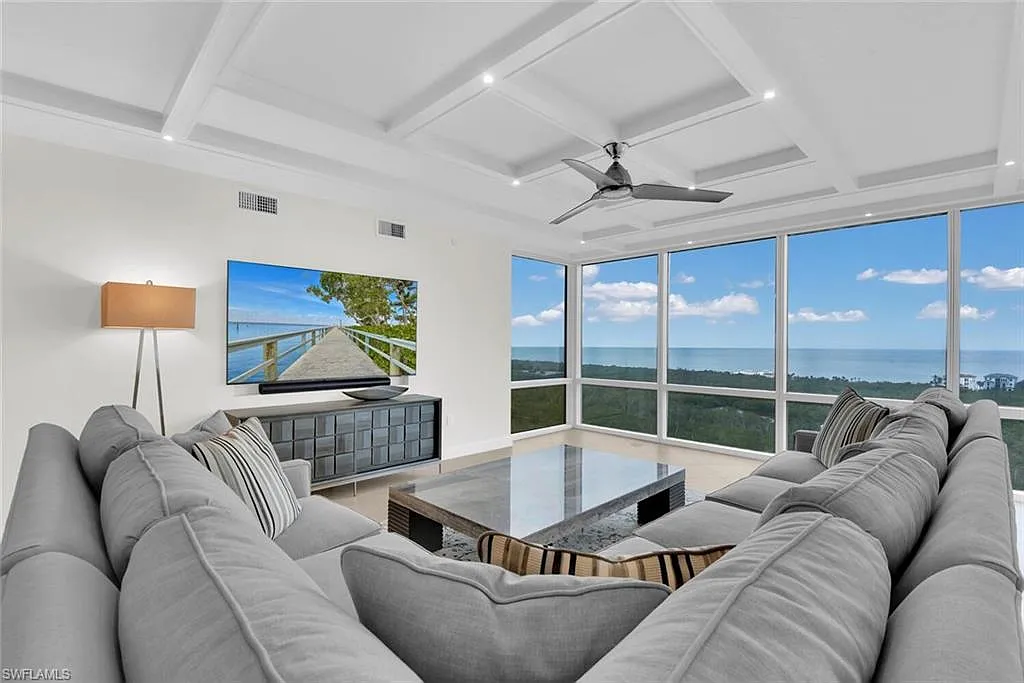 3 bed, 3.0 bath, 2500 sqft, $17,500 — Photo 1