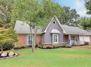 884 Heather Lake Dr, Collierville, TN 38017