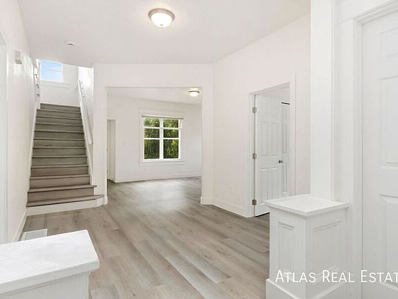 4th image of 1904 S 8th Ave #A