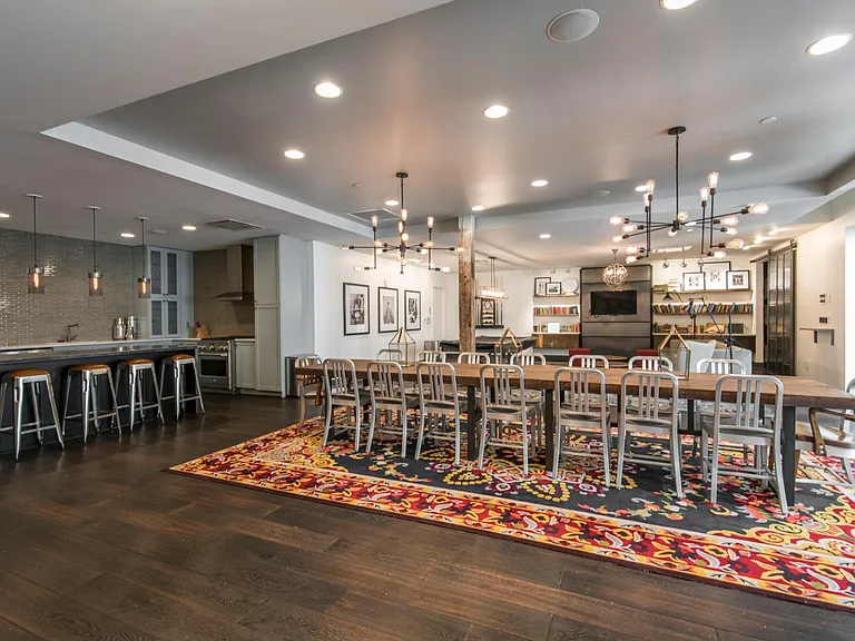 The Latham at Seventeenth — Photo 15