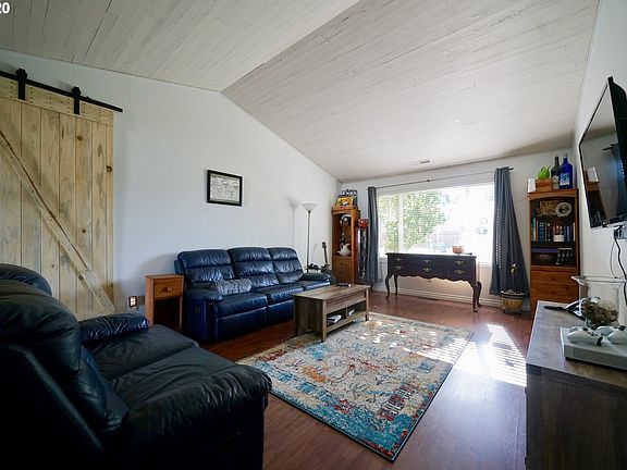 3rd image of 8502 NE 30th Ave