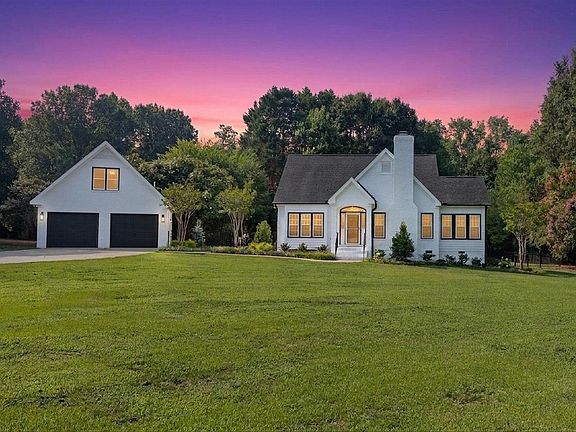 2nd image of 809 Kinsman Ct