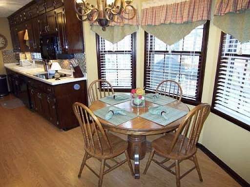 4th image of 4621 Sequoia Dr