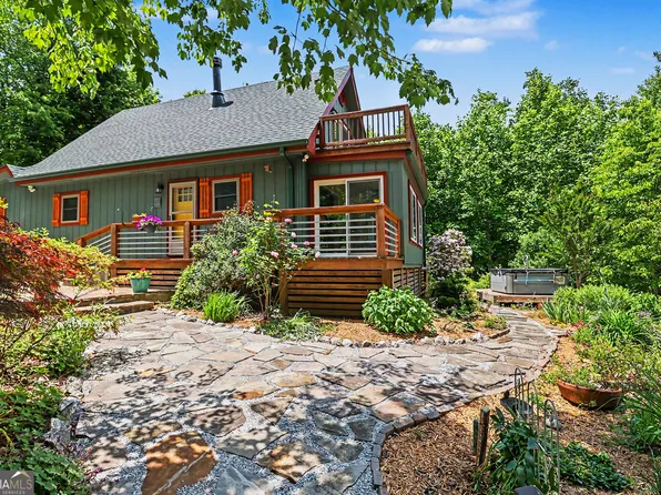 520 Chickasaw Ln, Rabun Gap, GA 30568